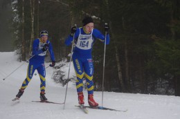 John och Tobias i tät kamp mot mål